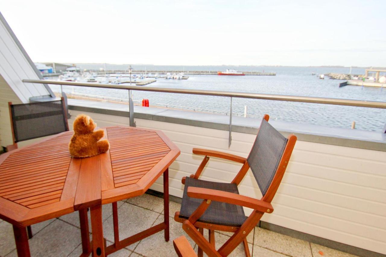 Hafennahe Ferienwohnung Mit Balkon Und Meerblick - Hafenhaeuser Wiek Wohnung 13 Wiek auf Rügen Exteriér fotografie