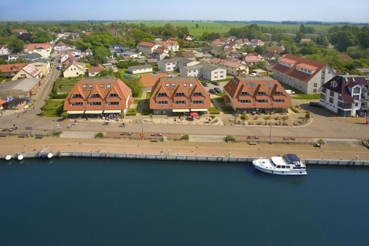 Hafennahe Ferienwohnung Mit Balkon Und Meerblick - Hafenhaeuser Wiek Wohnung 13 Wiek auf Rügen Exteriér fotografie